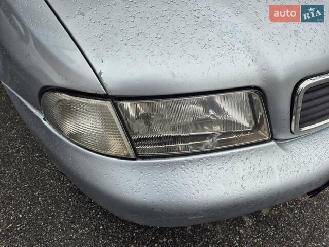 Серый Ауди А4, объемом двигателя 1.8 л и пробегом 320 тыс. км за 3500 $, фото 7 на Automoto.ua