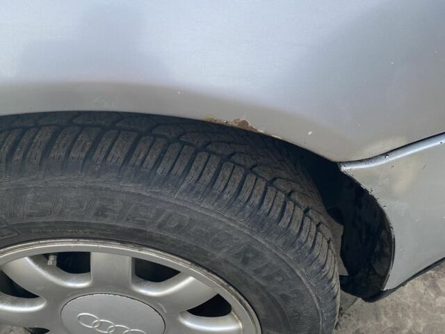 Серый Ауди А4, объемом двигателя 1.6 л и пробегом 262 тыс. км за 2000 $, фото 5 на Automoto.ua