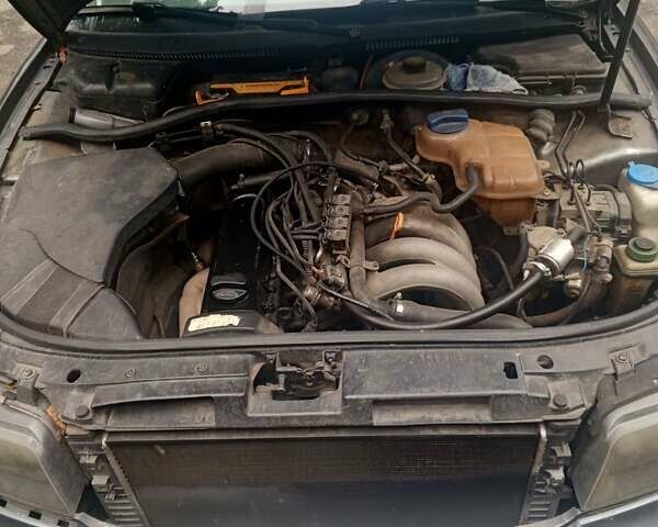 Сірий Ауді А4, об'ємом двигуна 1.78 л та пробігом 375 тис. км за 3400 $, фото 2 на Automoto.ua