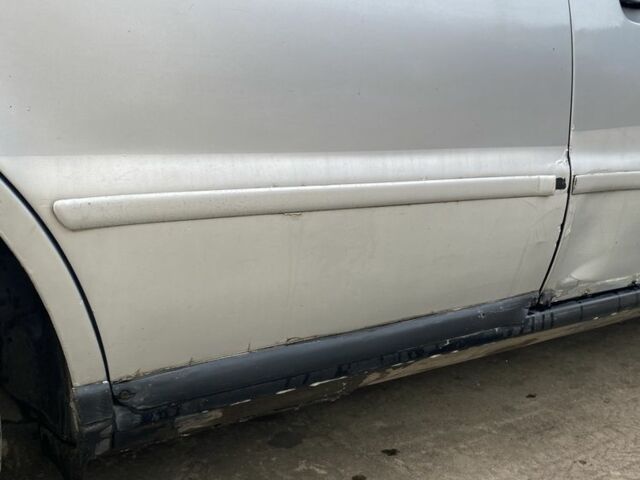 Серый Ауди А4, объемом двигателя 1.6 л и пробегом 262 тыс. км за 2000 $, фото 11 на Automoto.ua