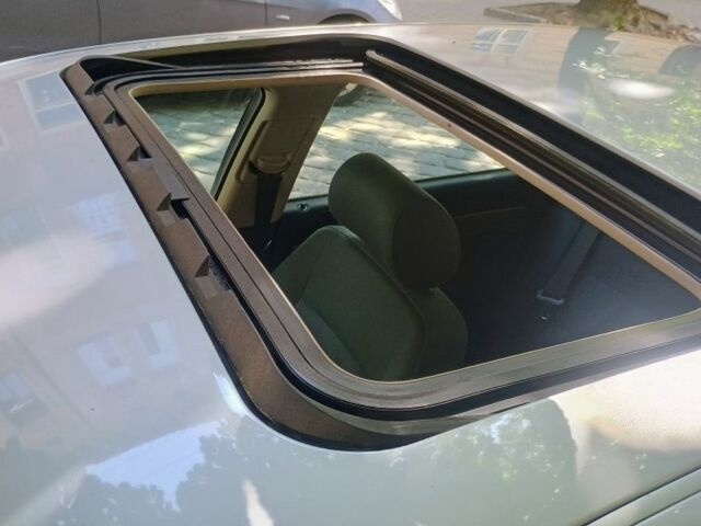 Серый Ауди А4, объемом двигателя 1.6 л и пробегом 280 тыс. км за 4000 $, фото 7 на Automoto.ua