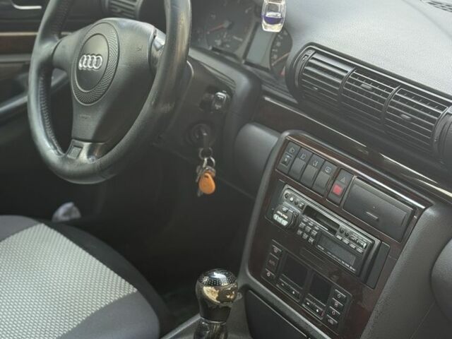 Сірий Ауді А4, об'ємом двигуна 1.9 л та пробігом 3 тис. км за 1750 $, фото 5 на Automoto.ua