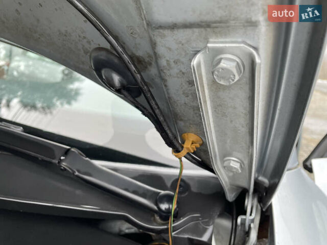 Серый Ауди А4, объемом двигателя 1.8 л и пробегом 204 тыс. км за 4450 $, фото 21 на Automoto.ua