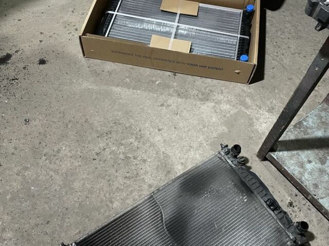 Серый Ауди А4, объемом двигателя 1.9 л и пробегом 404 тыс. км за 2600 $, фото 10 на Automoto.ua