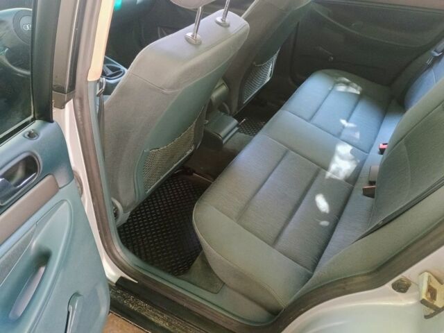 Серый Ауди А4, объемом двигателя 1.6 л и пробегом 280 тыс. км за 4000 $, фото 15 на Automoto.ua