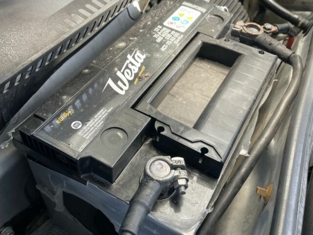 Серый Ауди А4, объемом двигателя 1.9 л и пробегом 404 тыс. км за 2600 $, фото 9 на Automoto.ua