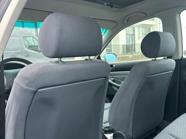 Сірий Ауді А4, об'ємом двигуна 1.6 л та пробігом 400 тис. км за 2100 $, фото 6 на Automoto.ua