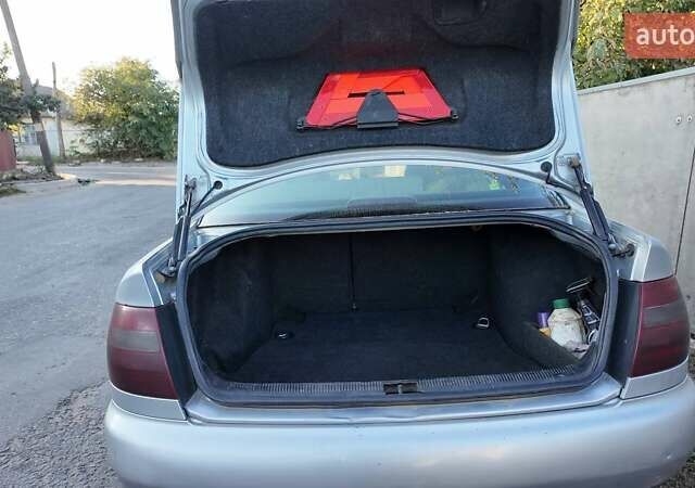 Серый Ауди А4, объемом двигателя 1.9 л и пробегом 514 тыс. км за 3500 $, фото 10 на Automoto.ua