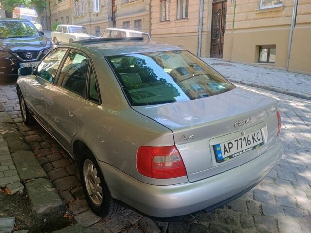 Серый Ауди А4, объемом двигателя 1.6 л и пробегом 280 тыс. км за 4000 $, фото 1 на Automoto.ua