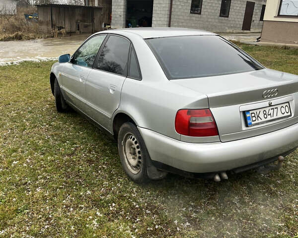Сірий Ауді А4, об'ємом двигуна 1.9 л та пробігом 442 тис. км за 4200 $, фото 7 на Automoto.ua