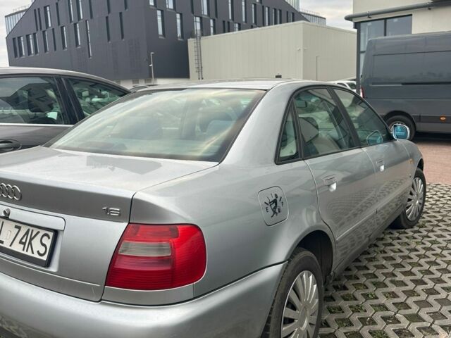 Сірий Ауді А4, об'ємом двигуна 1.6 л та пробігом 400 тис. км за 2100 $, фото 3 на Automoto.ua