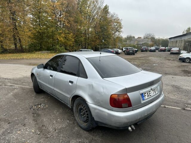 Серый Ауди А4, объемом двигателя 1.9 л и пробегом 400 тыс. км за 900 $, фото 5 на Automoto.ua