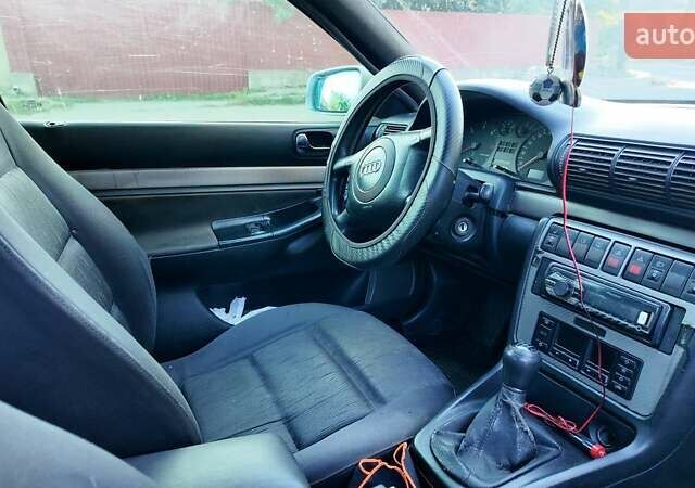 Серый Ауди А4, объемом двигателя 1.9 л и пробегом 514 тыс. км за 3500 $, фото 5 на Automoto.ua