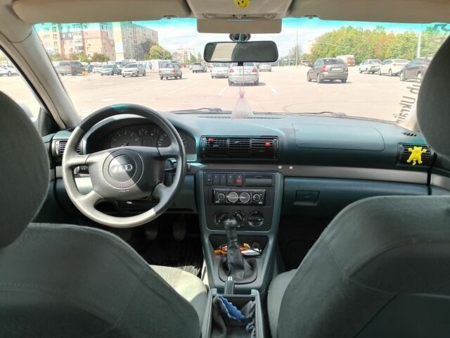 Серый Ауди А4, объемом двигателя 1.6 л и пробегом 335 тыс. км за 2500 $, фото 3 на Automoto.ua