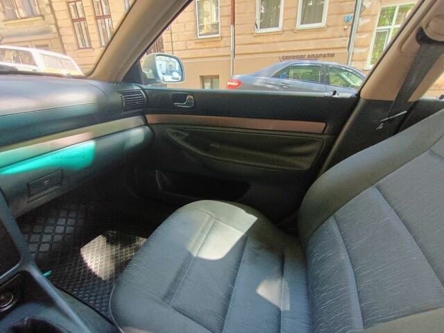 Серый Ауди А4, объемом двигателя 1.6 л и пробегом 280 тыс. км за 4000 $, фото 12 на Automoto.ua