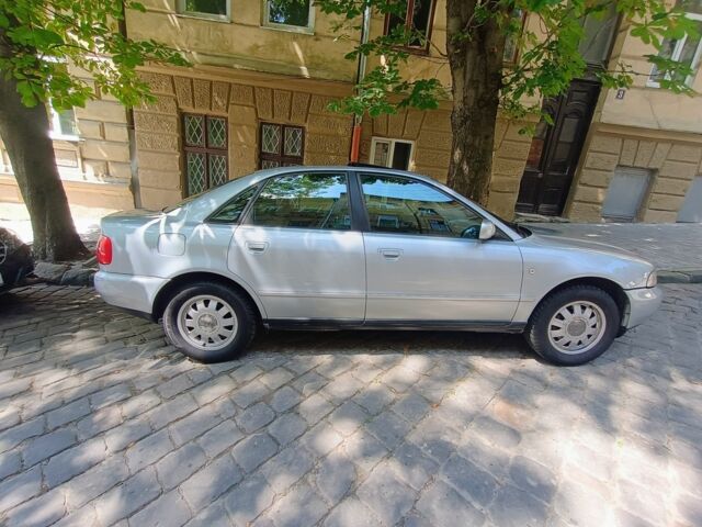 Серый Ауди А4, объемом двигателя 1.6 л и пробегом 280 тыс. км за 4000 $, фото 3 на Automoto.ua