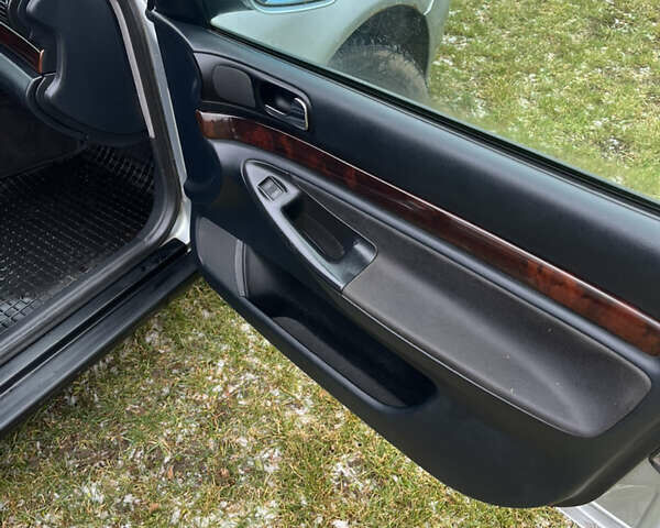 Сірий Ауді А4, об'ємом двигуна 1.9 л та пробігом 442 тис. км за 4200 $, фото 1 на Automoto.ua