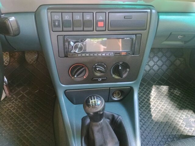 Серый Ауди А4, объемом двигателя 1.6 л и пробегом 280 тыс. км за 4000 $, фото 11 на Automoto.ua