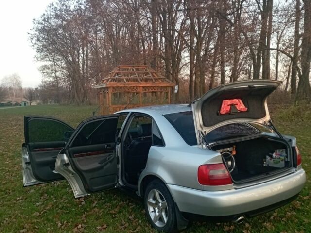 Сірий Ауді А4, об'ємом двигуна 0 л та пробігом 260 тис. км за 3600 $, фото 21 на Automoto.ua