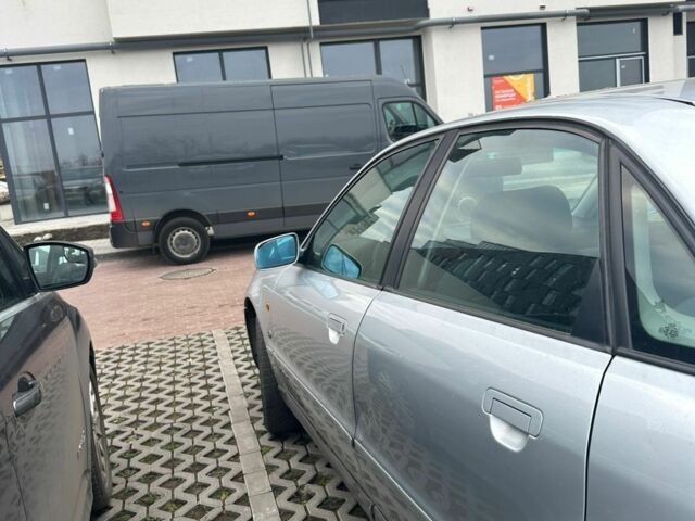 Сірий Ауді А4, об'ємом двигуна 1.6 л та пробігом 400 тис. км за 2100 $, фото 4 на Automoto.ua