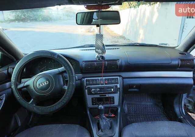 Серый Ауди А4, объемом двигателя 1.9 л и пробегом 514 тыс. км за 3500 $, фото 6 на Automoto.ua