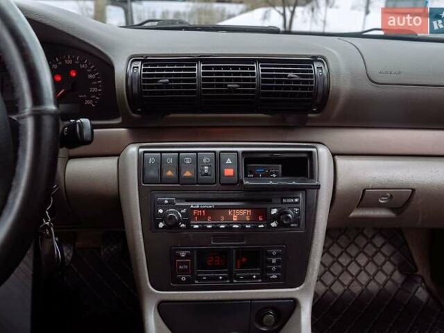 Серый Ауди А4, объемом двигателя 1.6 л и пробегом 389 тыс. км за 850 $, фото 9 на Automoto.ua