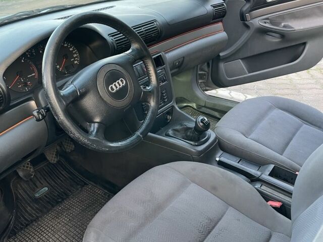 Серый Ауди А4, объемом двигателя 1.9 л и пробегом 404 тыс. км за 2600 $, фото 4 на Automoto.ua