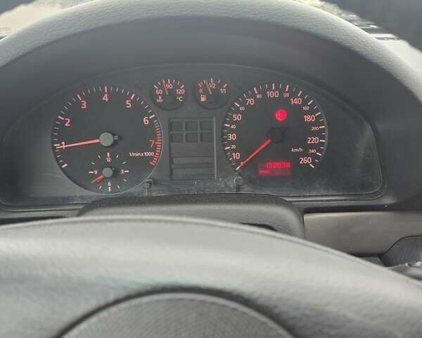 Серый Ауди А4, объемом двигателя 1.6 л и пробегом 190 тыс. км за 3350 $, фото 4 на Automoto.ua