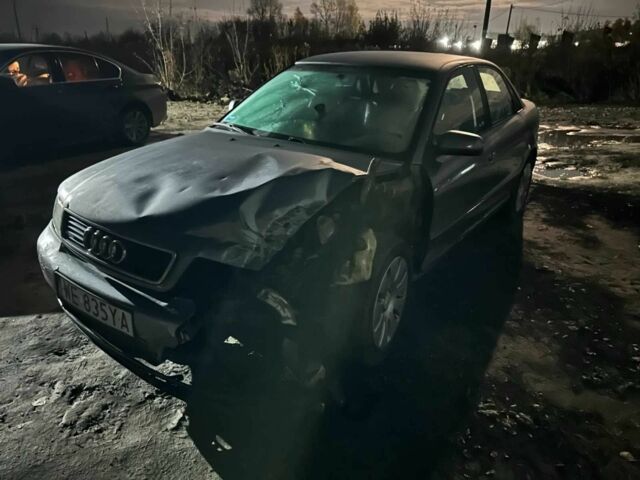 Серый Ауди А4, объемом двигателя 1.9 л и пробегом 300 тыс. км за 1398 $, фото 16 на Automoto.ua