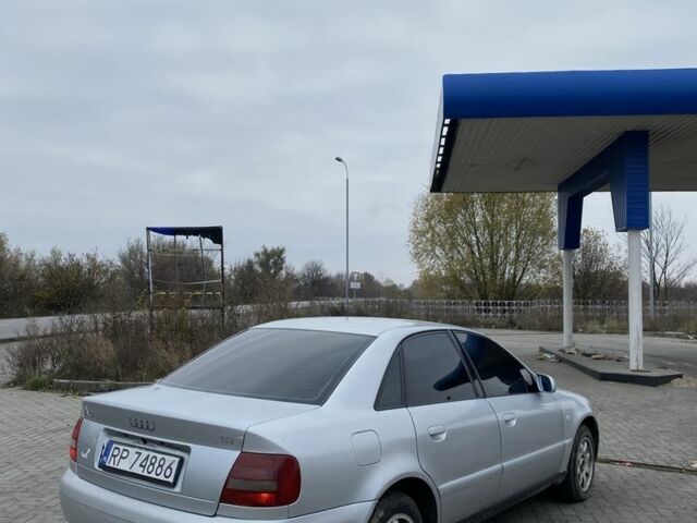 Серый Ауди А4, объемом двигателя 1.6 л и пробегом 350 тыс. км за 1400 $, фото 3 на Automoto.ua