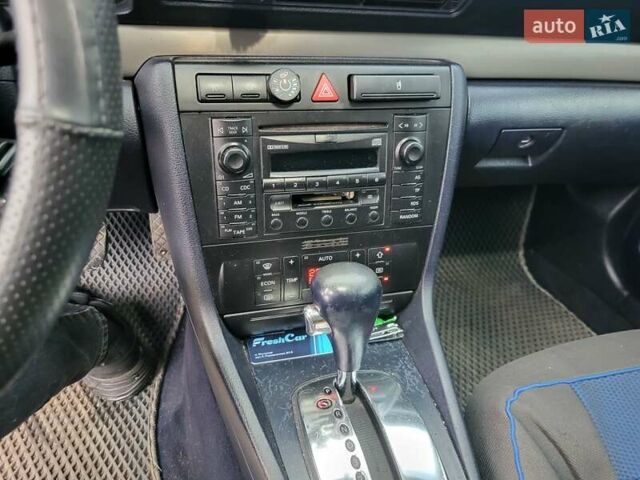 Серый Ауди А4, объемом двигателя 1.78 л и пробегом 300 тыс. км за 3600 $, фото 5 на Automoto.ua