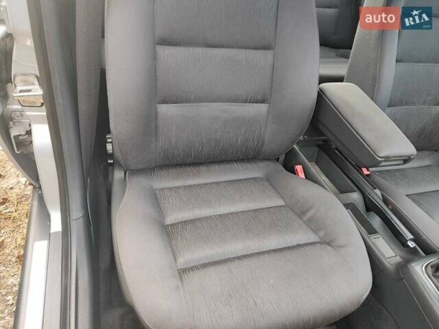 Сірий Ауді А4, об'ємом двигуна 1.6 л та пробігом 200 тис. км за 4800 $, фото 16 на Automoto.ua