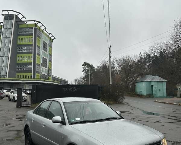 Серый Ауди А4, объемом двигателя 1.6 л и пробегом 341 тыс. км за 3650 $, фото 1 на Automoto.ua
