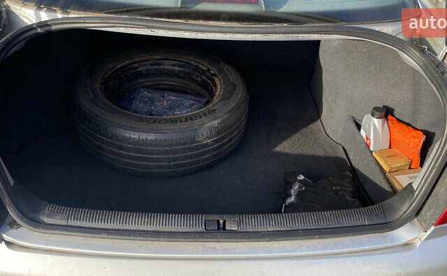 Сірий Ауді А4, об'ємом двигуна 1.78 л та пробігом 212 тис. км за 2750 $, фото 10 на Automoto.ua