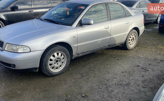 Сірий Ауді А4, об'ємом двигуна 1.78 л та пробігом 212 тис. км за 2750 $, фото 1 на Automoto.ua