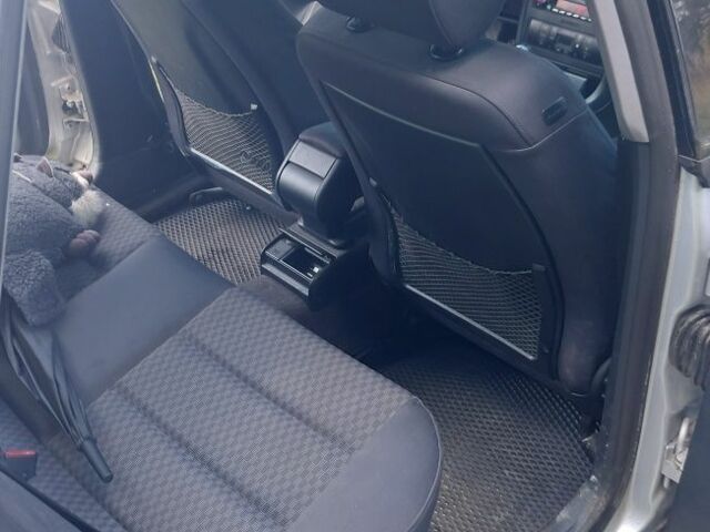 Сірий Ауді А4, об'ємом двигуна 1.9 л та пробігом 324 тис. км за 4500 $, фото 5 на Automoto.ua