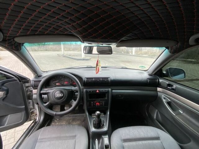 Серый Ауди А4, объемом двигателя 1.6 л и пробегом 350 тыс. км за 1400 $, фото 7 на Automoto.ua