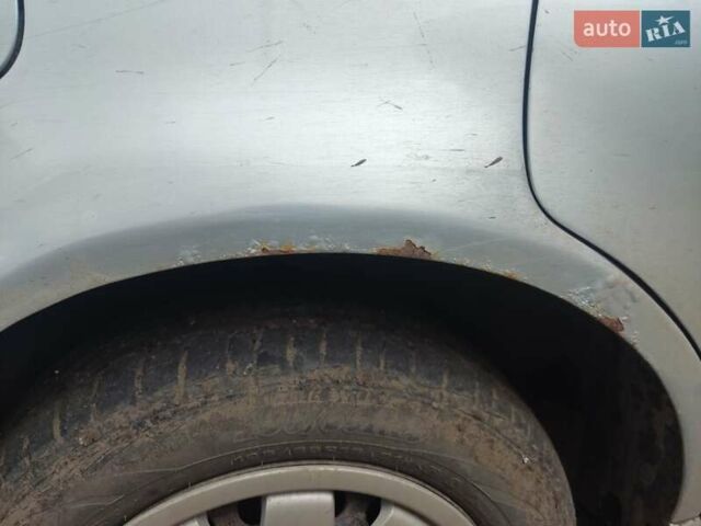 Серый Ауди А4, объемом двигателя 1.6 л и пробегом 220 тыс. км за 2100 $, фото 4 на Automoto.ua