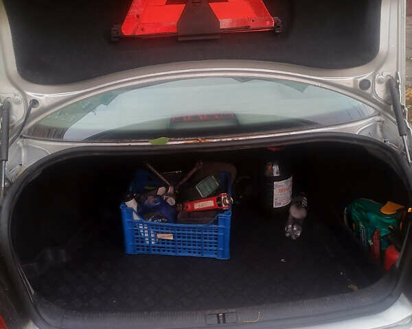 Ауді А4 1999 у Бурштыне на Automoto.ua Сірий Ауді А4, об'ємом двигуна 1.8 л та пробігом 310 тис. км за 2900 $, фото 7 на Automoto.ua