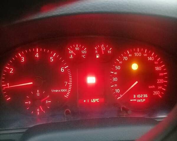 Ауді А4 1999 у Бурштыне на Automoto.ua Сірий Ауді А4, об'ємом двигуна 1.8 л та пробігом 310 тис. км за 2900 $, фото 5 на Automoto.ua