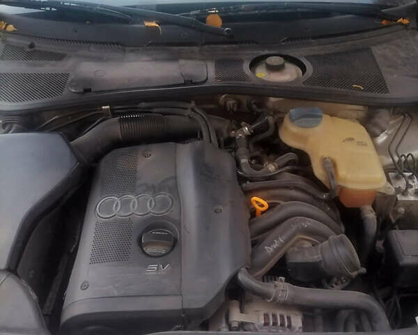 Ауді А4 1999 у Бурштыне на Automoto.ua Сірий Ауді А4, об'ємом двигуна 1.8 л та пробігом 310 тис. км за 2900 $, фото 8 на Automoto.ua