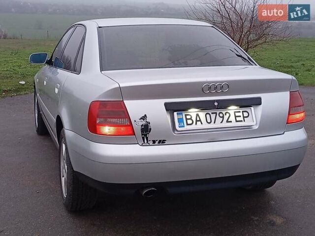Сірий Ауді А4, об'ємом двигуна 1.6 л та пробігом 225 тис. км за 3000 $, фото 12 на Automoto.ua
