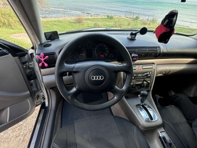 Серый Ауди А4, объемом двигателя 1.8 л и пробегом 3 тыс. км за 3500 $, фото 6 на Automoto.ua