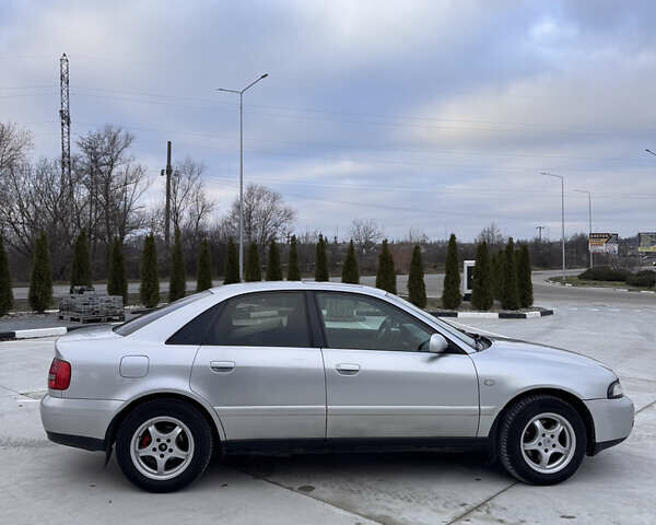 Сірий Ауді А4, об'ємом двигуна 1.6 л та пробігом 390 тис. км за 3700 $, фото 7 на Automoto.ua