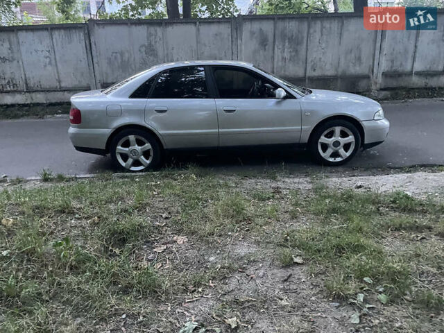 Серый Ауди А4, объемом двигателя 1.6 л и пробегом 170 тыс. км за 4000 $, фото 1 на Automoto.ua