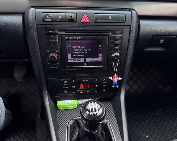 Сірий Ауді А4, об'ємом двигуна 1.6 л та пробігом 390 тис. км за 3700 $, фото 13 на Automoto.ua