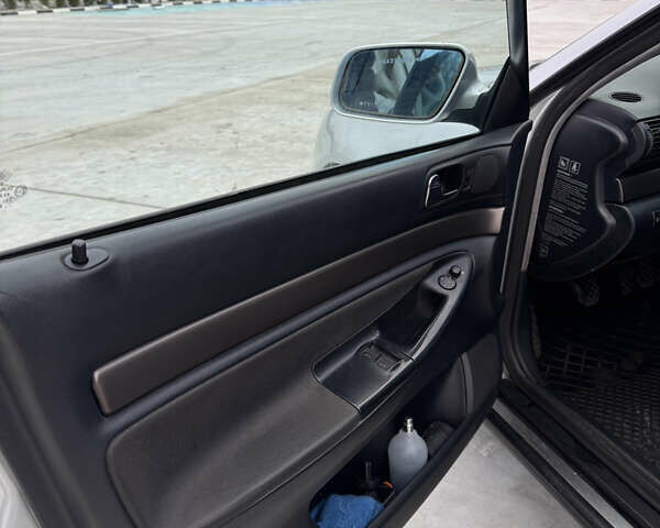 Сірий Ауді А4, об'ємом двигуна 1.6 л та пробігом 390 тис. км за 3700 $, фото 14 на Automoto.ua