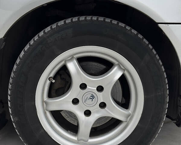 Сірий Ауді А4, об'ємом двигуна 1.6 л та пробігом 390 тис. км за 3700 $, фото 16 на Automoto.ua