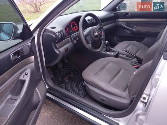 Сірий Ауді А4, об'ємом двигуна 1.6 л та пробігом 225 тис. км за 3000 $, фото 5 на Automoto.ua