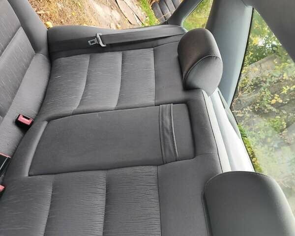 Сірий Ауді А4, об'ємом двигуна 1.6 л та пробігом 200 тис. км за 4800 $, фото 20 на Automoto.ua